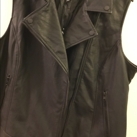 Simply Vera Wang Vest black NWT XS or Small - Picture 3 of 7